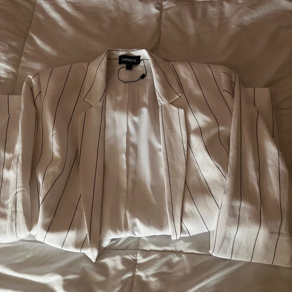 Express pin stripe Blazer Women’s - Picture 2 of 4
